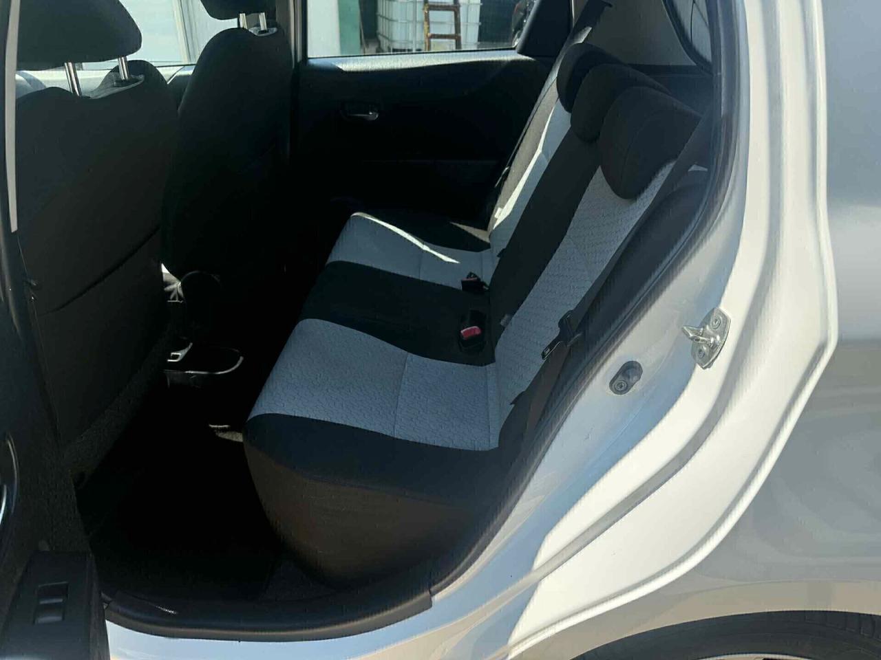 Toyota Yaris 1.0 BENZINA ''navig, retr,'' 2012 neop ok