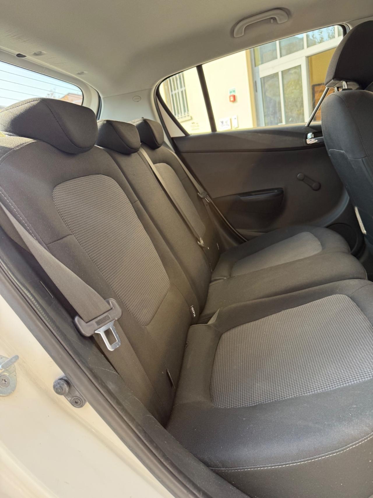 Hyundai i20 1.2 5p. Econext Sound Edition