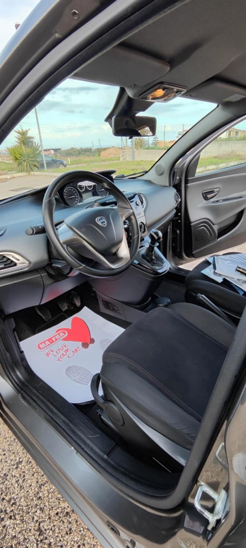 Lancia Ypsilon 0.9 TwinAir 85 CV 5 porte Metano Ecochic Gold