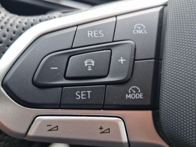 Volkswagen Golf Golf 1.5 etsi R-Line 150cv dsg Navi Full LED Camera Cockpit