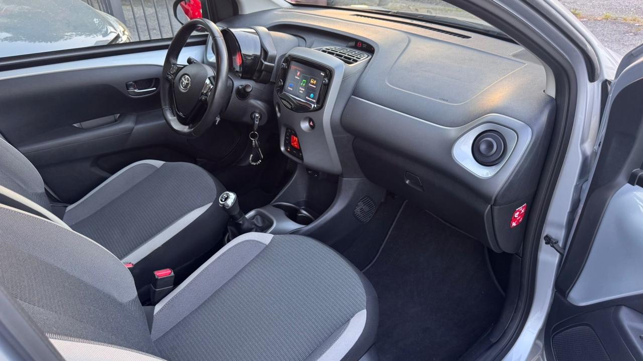Toyota Aygo Connect 1.0 VVT-i 72 CV 5 porte x-cool MMT
