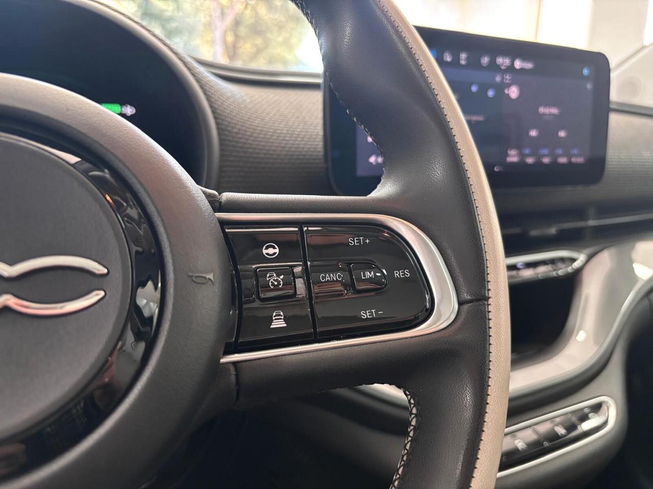 FIAT 500E "LA PRIMA" 42KWH TETTO-NAVI