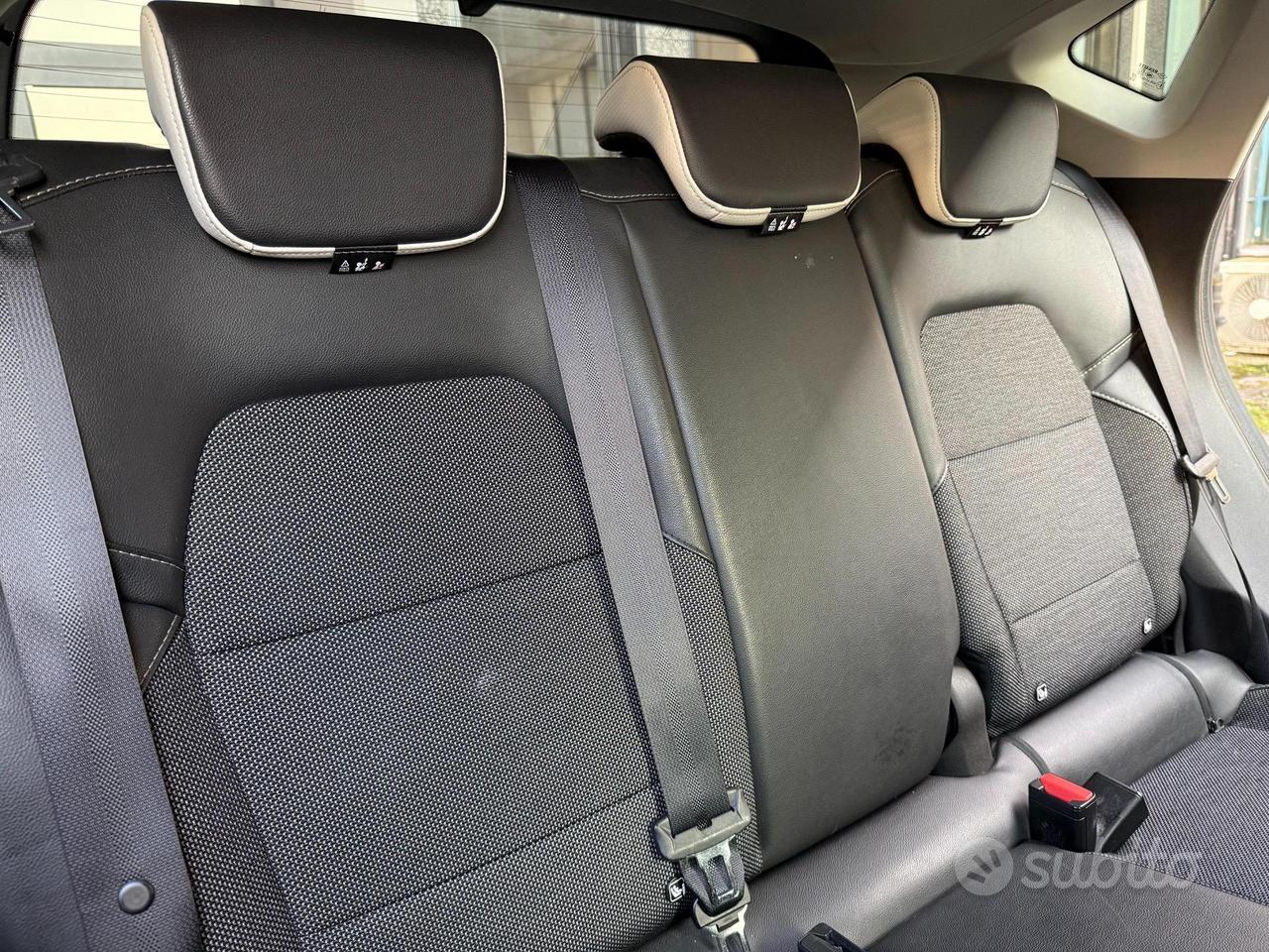 Renault Captur 1.6 E-Tech hybrid Intens 145cv auto