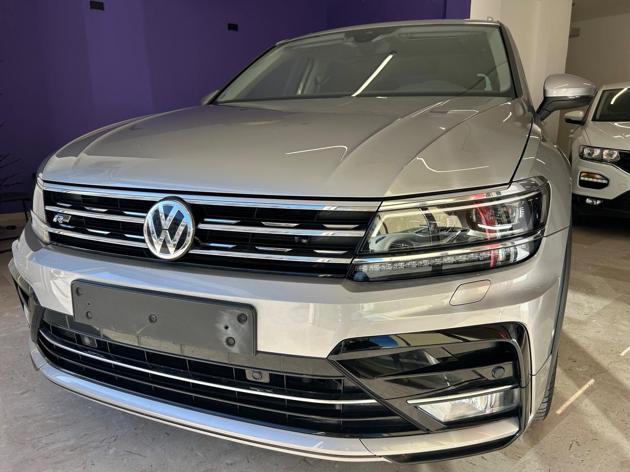 Volkswagen Tiguan 2.0 TDI R Line strafullll!!!!