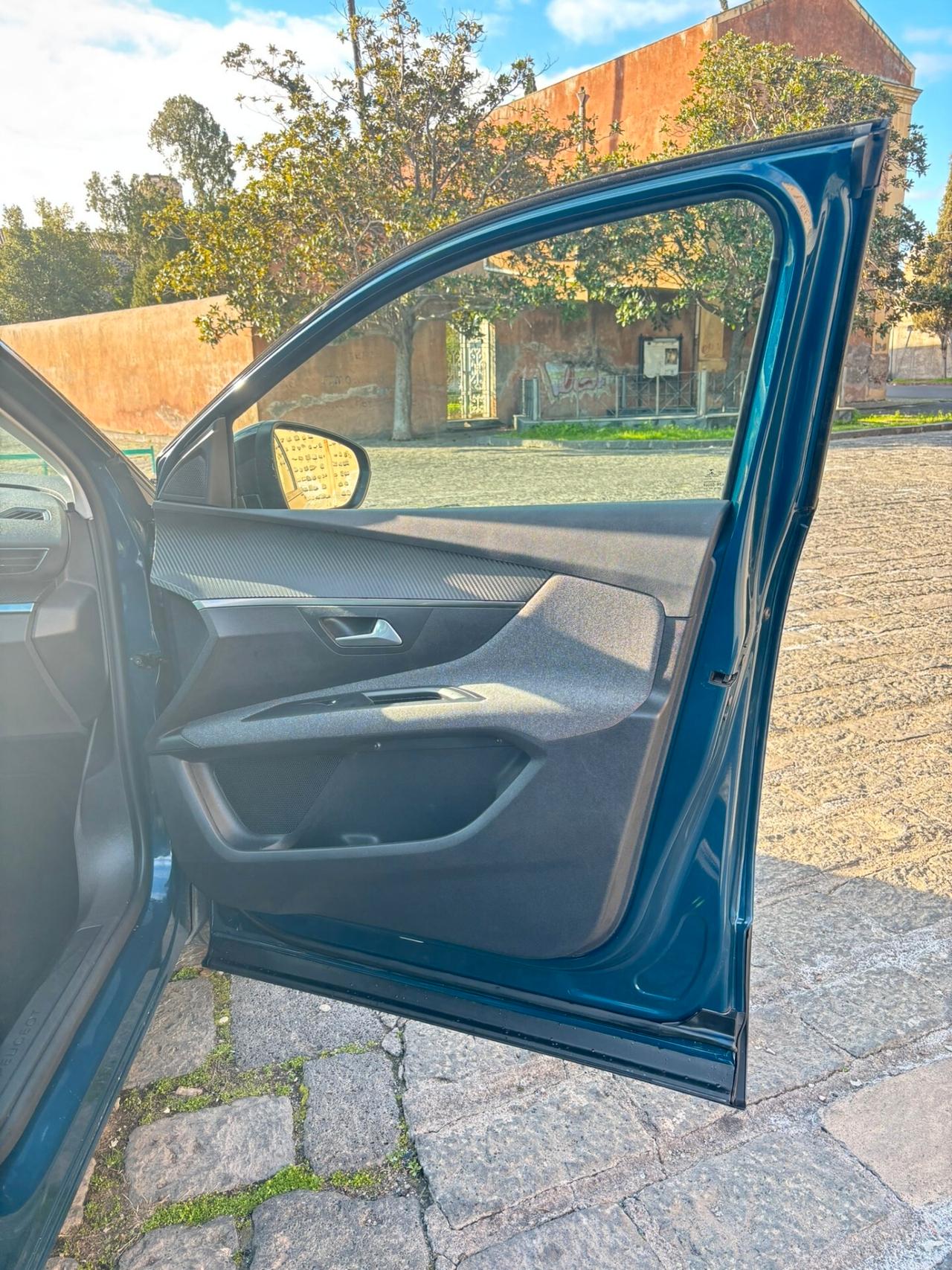 Peugeot 3008 BlueHDi 130 S&S EAT8 Active Pack