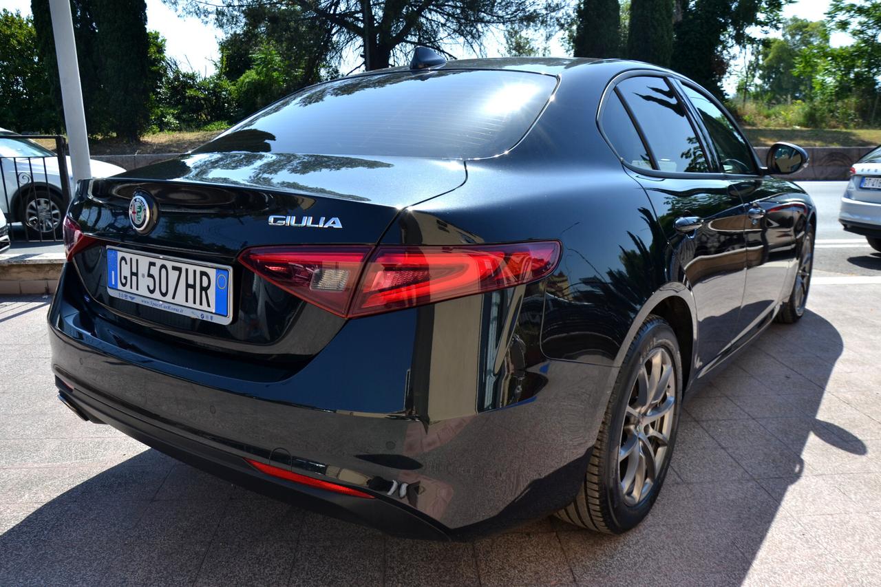 Alfa Romeo Giulia 2.0 TURBO 200CV AT8! Prezzo vero senza vincoli Unipro, fatturabile e italiana Garanzia 12 mesi inclusa!
