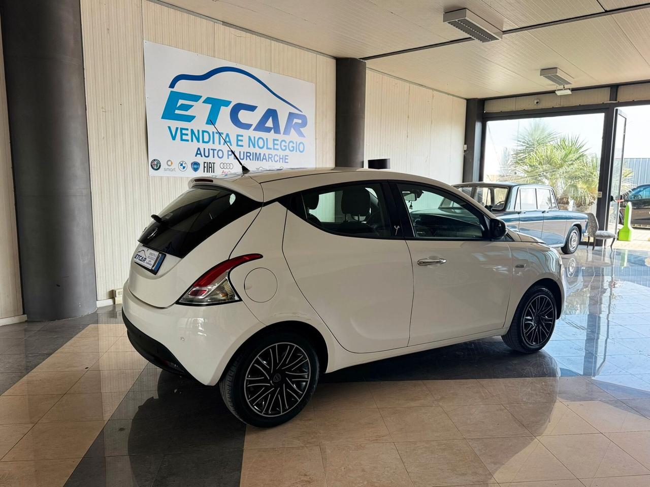 Lancia Ypsilon 1.2 69 CV 5 porte S&S Platinum