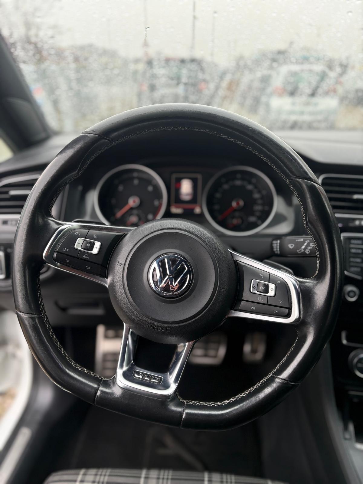 Volkswagen Golf GTD 2.0 TDI DSG 5p. BlueMotion Technology