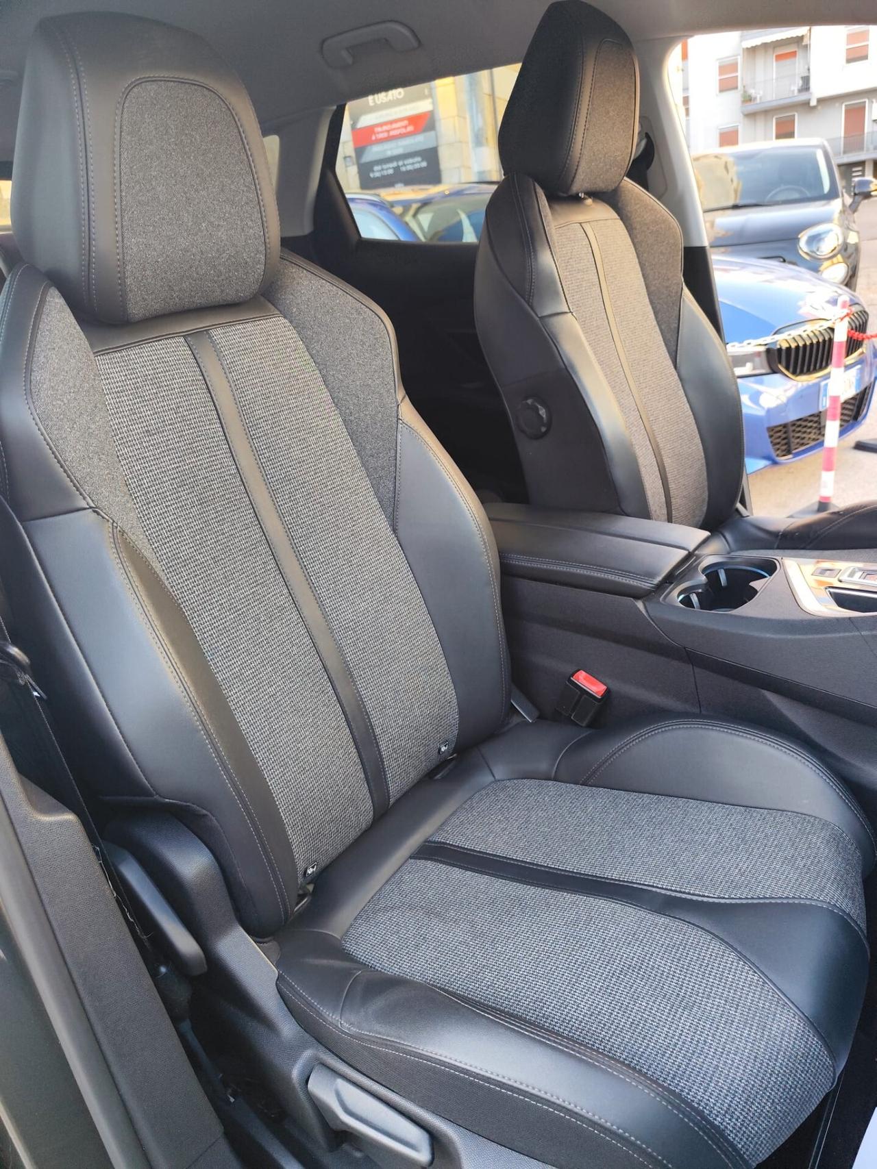 Peugeot 3008 1.5 BlueHDi GT Line * Navi * Retrocamera * Pelle * Garantita 12 Mesi