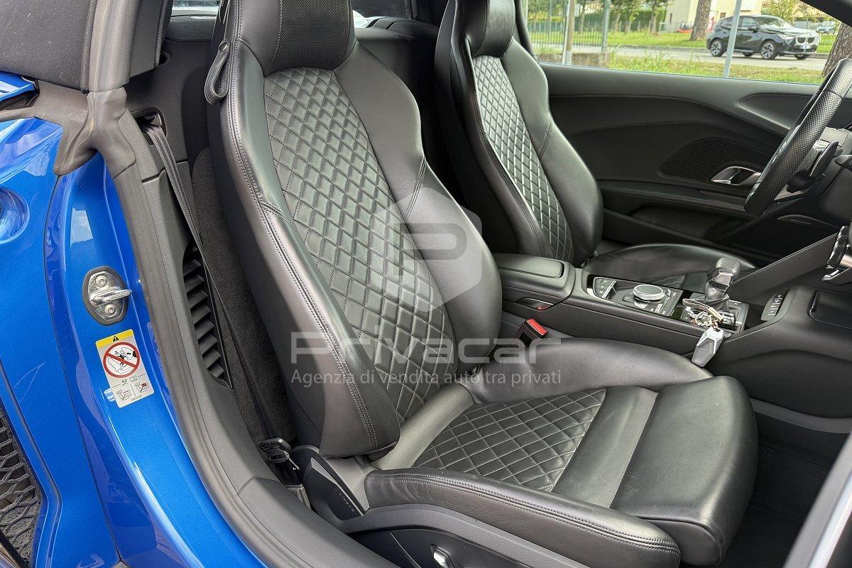 AUDI R8 Spyder V10 quattro S tronic