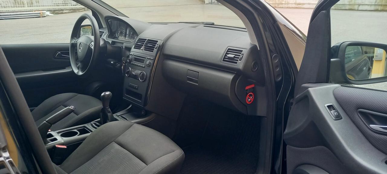Mercedes-Benz Classe A 160 Benzina cc. 1.5 CV. 95 Cambio Manuale 5 Porte 5 Posti SOLO 62.060 KM. Utilizzabile anche per i Neopatentati.