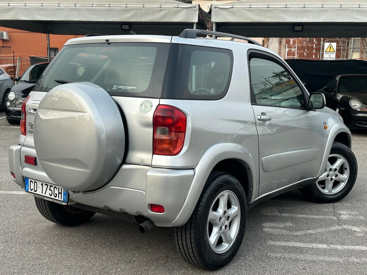 Toyota RAV 4 RAV4 2.0 Tdi D-4D cat 3 porte Sol