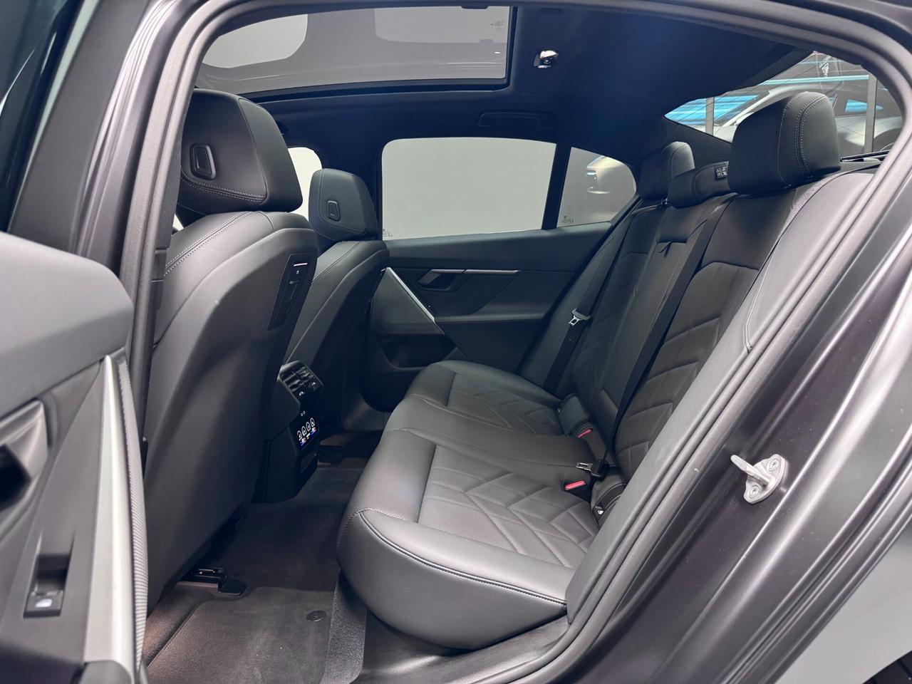 Bmw 520 520d 48V xDrive Msport Pro "Frozen Black"