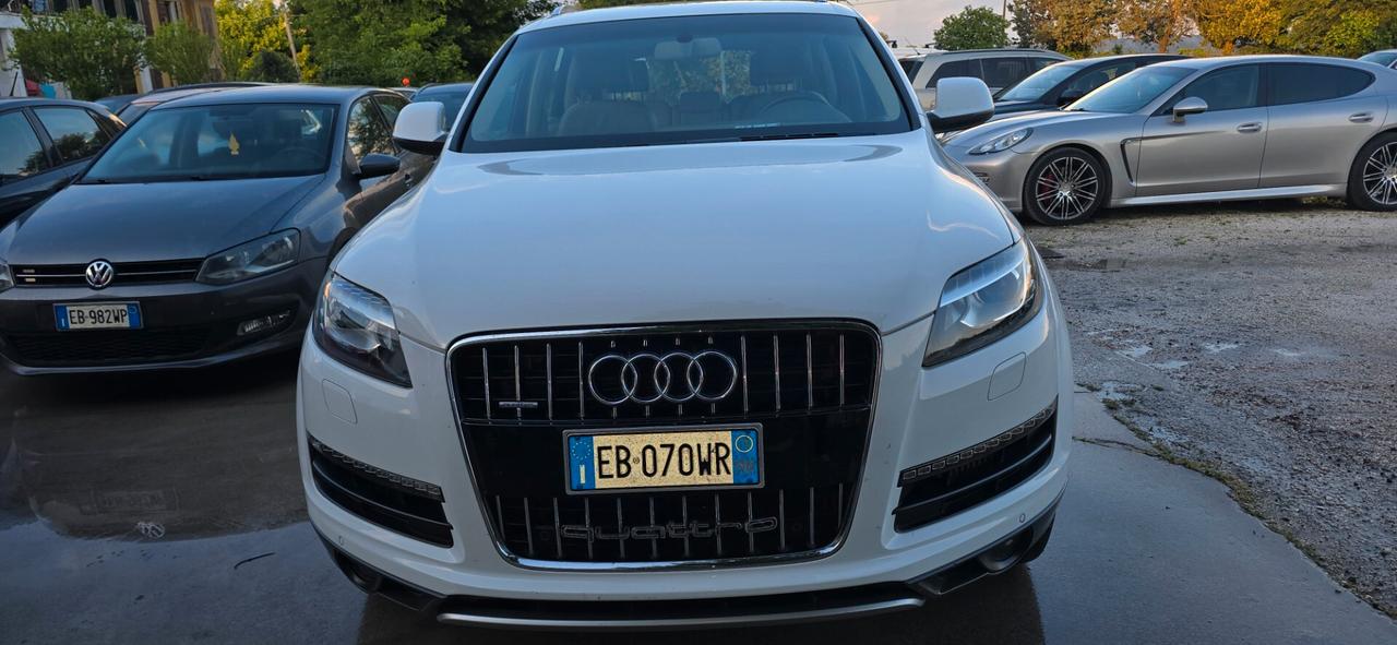 Audi Q7 3.0 TDI 240 CV clean diesel quattro tip. Advanced Plus