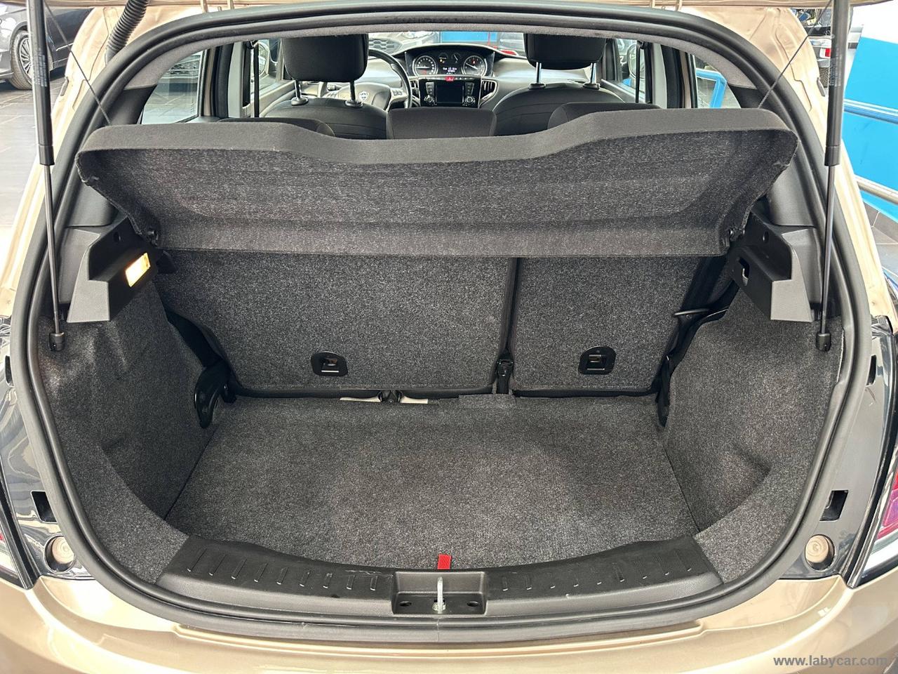 LANCIA Ypsilon 1.2 69 CV 5p. S&S Gold