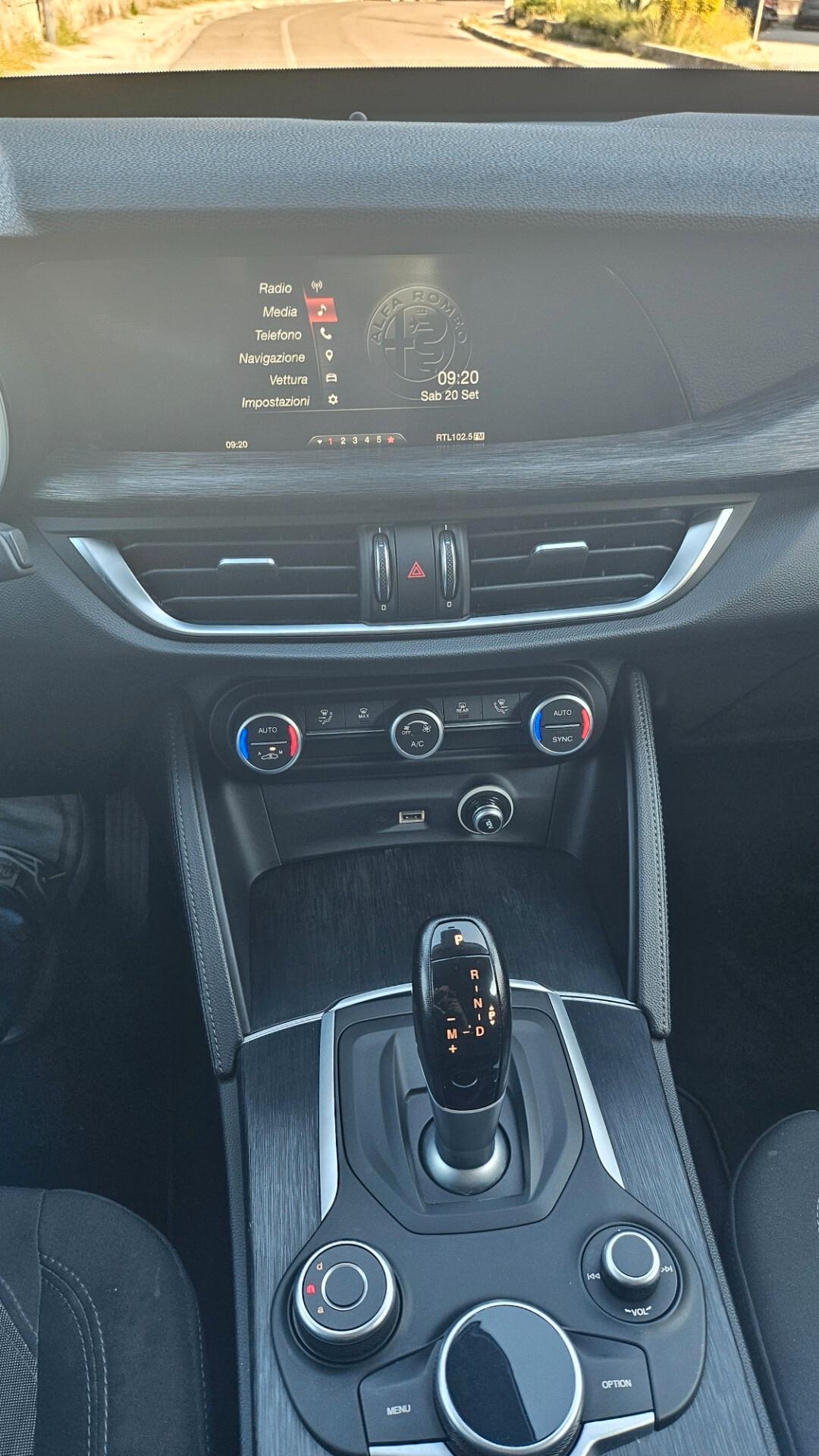 Alfa Romeo Stelvio 2.2 Turbodiesel 160 CV AT8 RWD