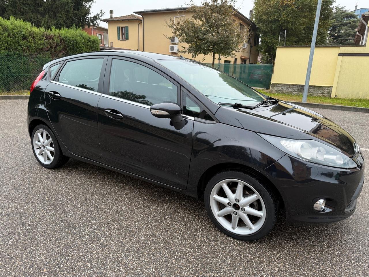 Ford Fiesta 1.4 GPL - 12 MESI DI GARANZIA -