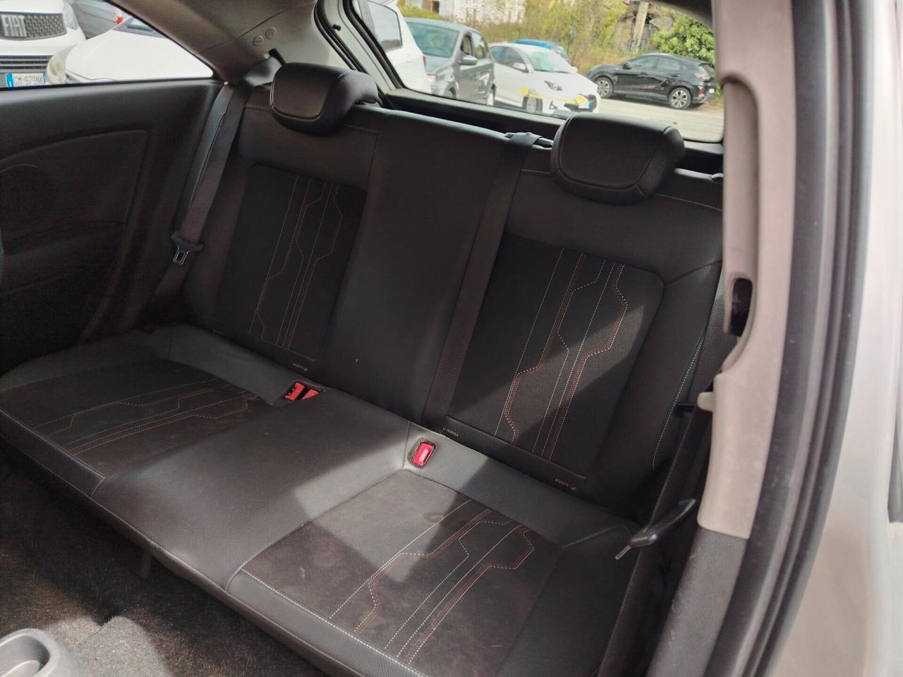 Opel Corsa 1.2 3 porte b-color