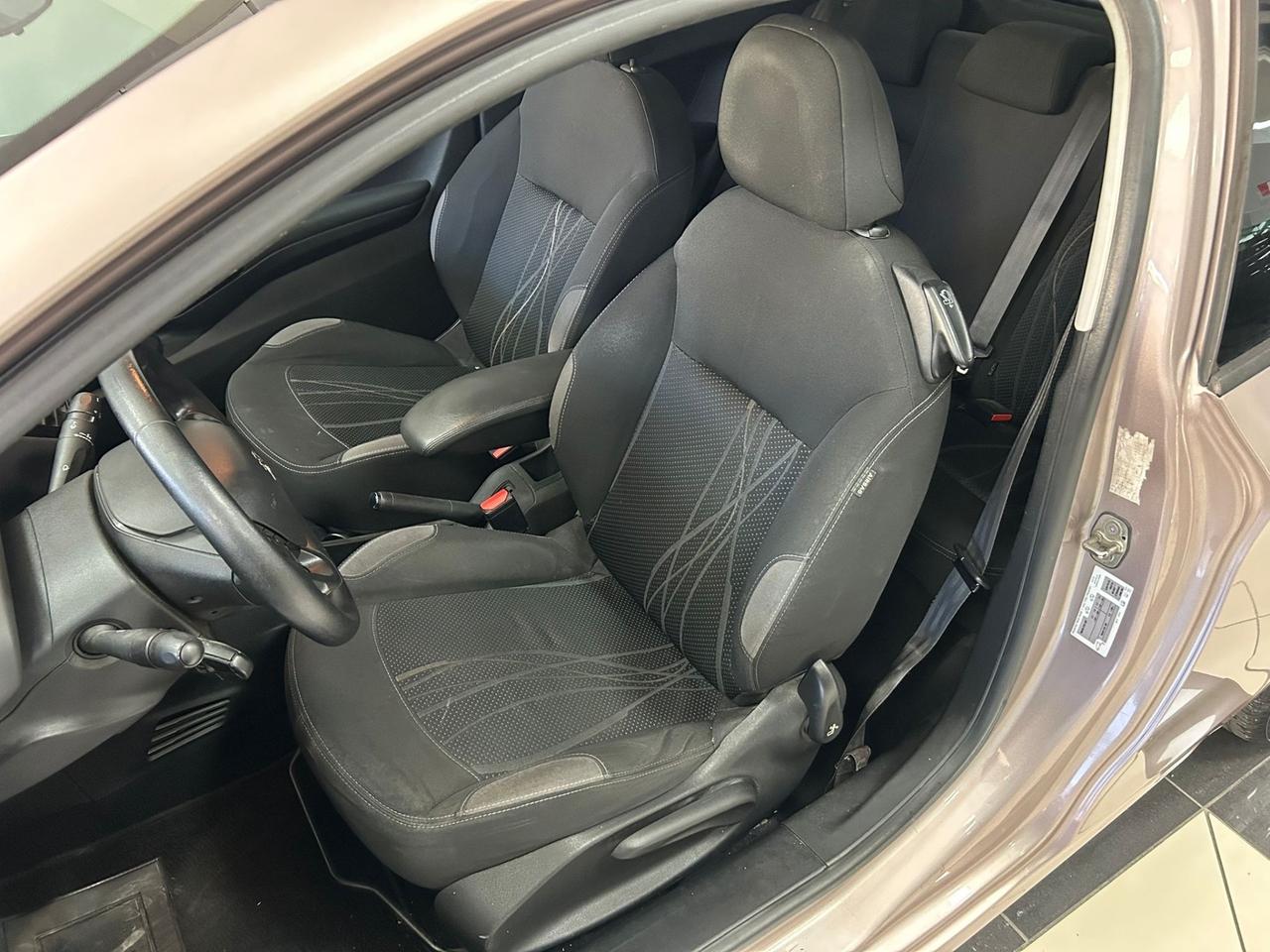 Peugeot 208 1.4 HDi 68 CV 3 porte Active