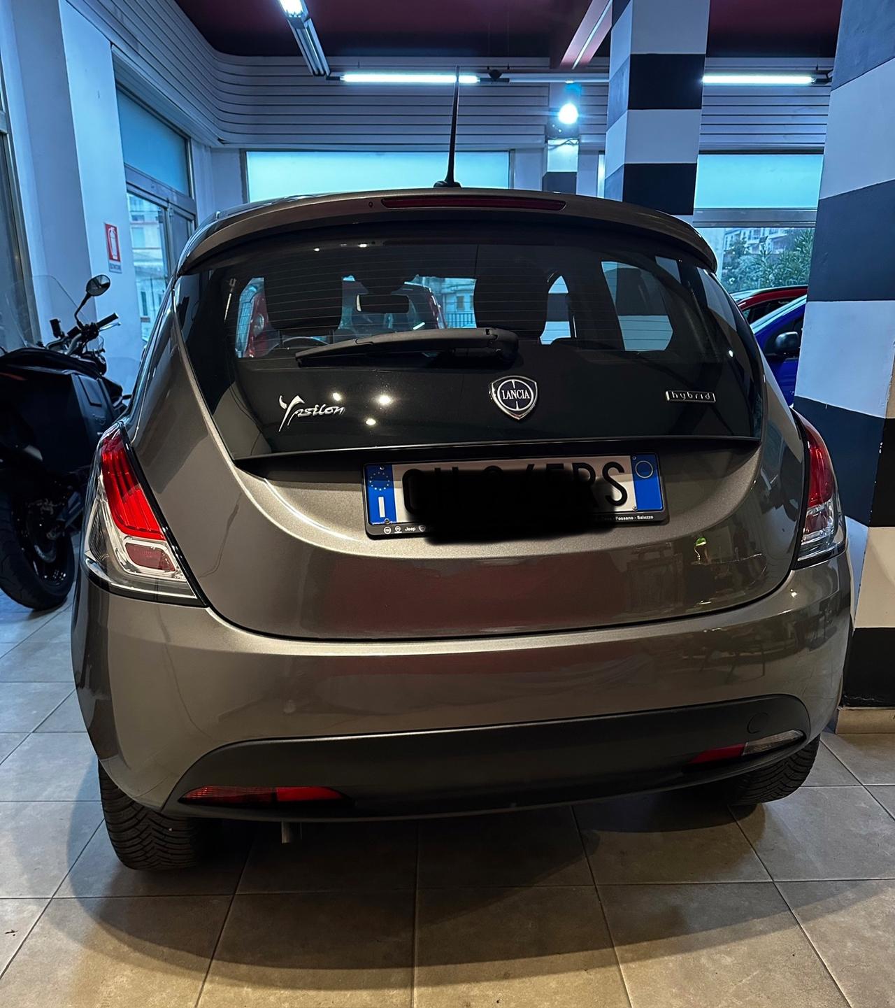 Lancia Ypsilon 1.0 FireFly 5 porte S&S Hybrid Ecochic Gold