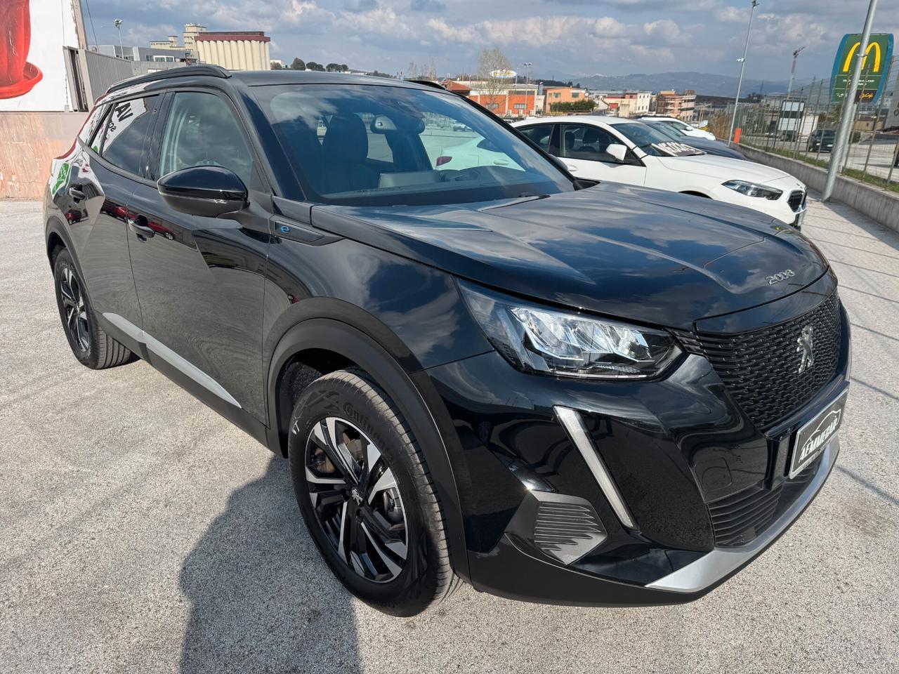 Peugeot 2008 motore elettrico 136 CV Allure