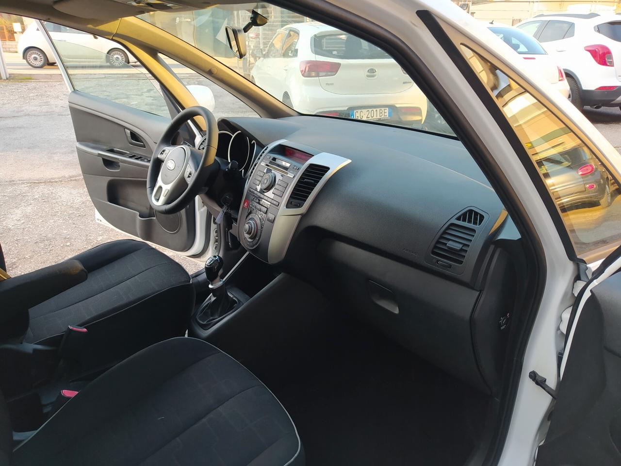 Kia Venga 1.4 CRDi 90Cv Neopatentati