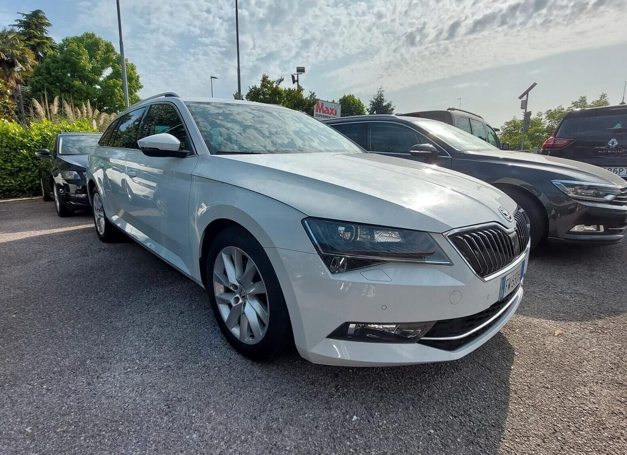 Skoda Superb 1.6 Cambio Automatico Neopatentati