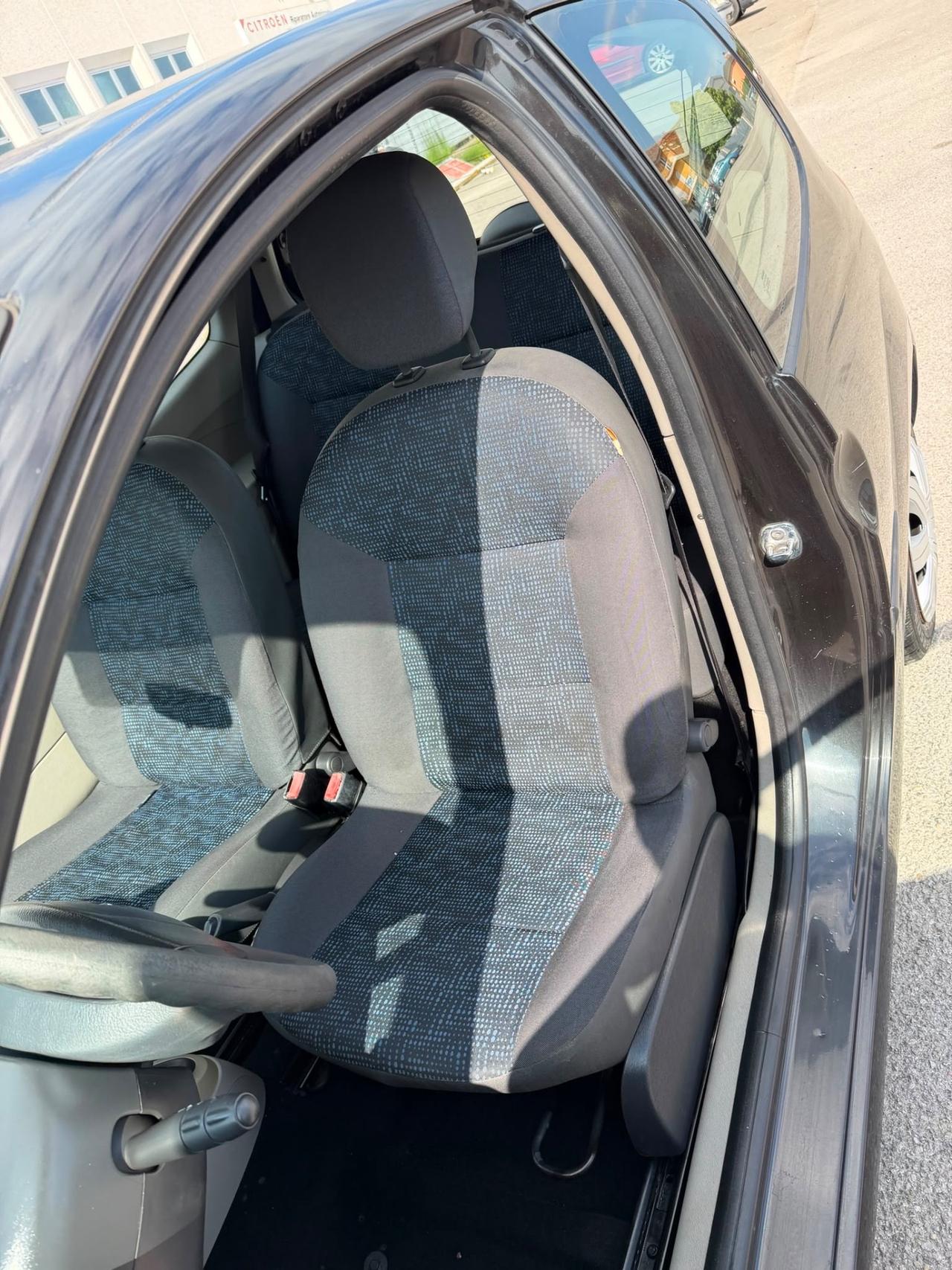Renault Twingo 1.2 8V Le Iene