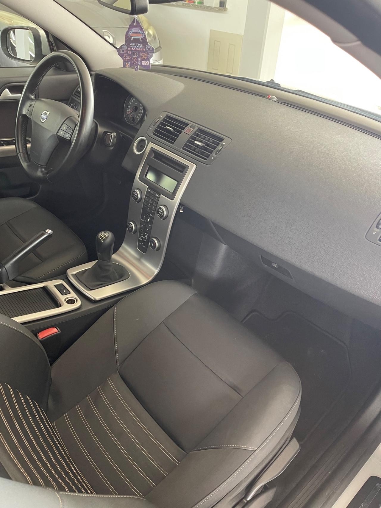 Volvo S40 2.0 D cat Summum