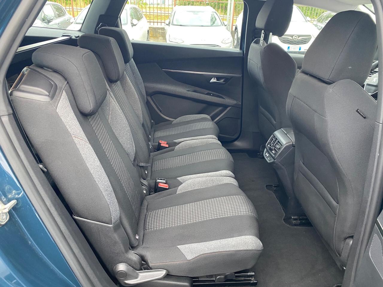 Peugeot 5008 1.5 130 Cv 7 POSTI EAT8 Active Business