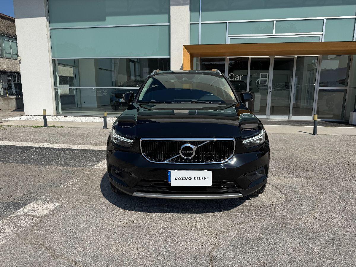 VOLVO - XC40 - T3 Geartronic Momentum Pro