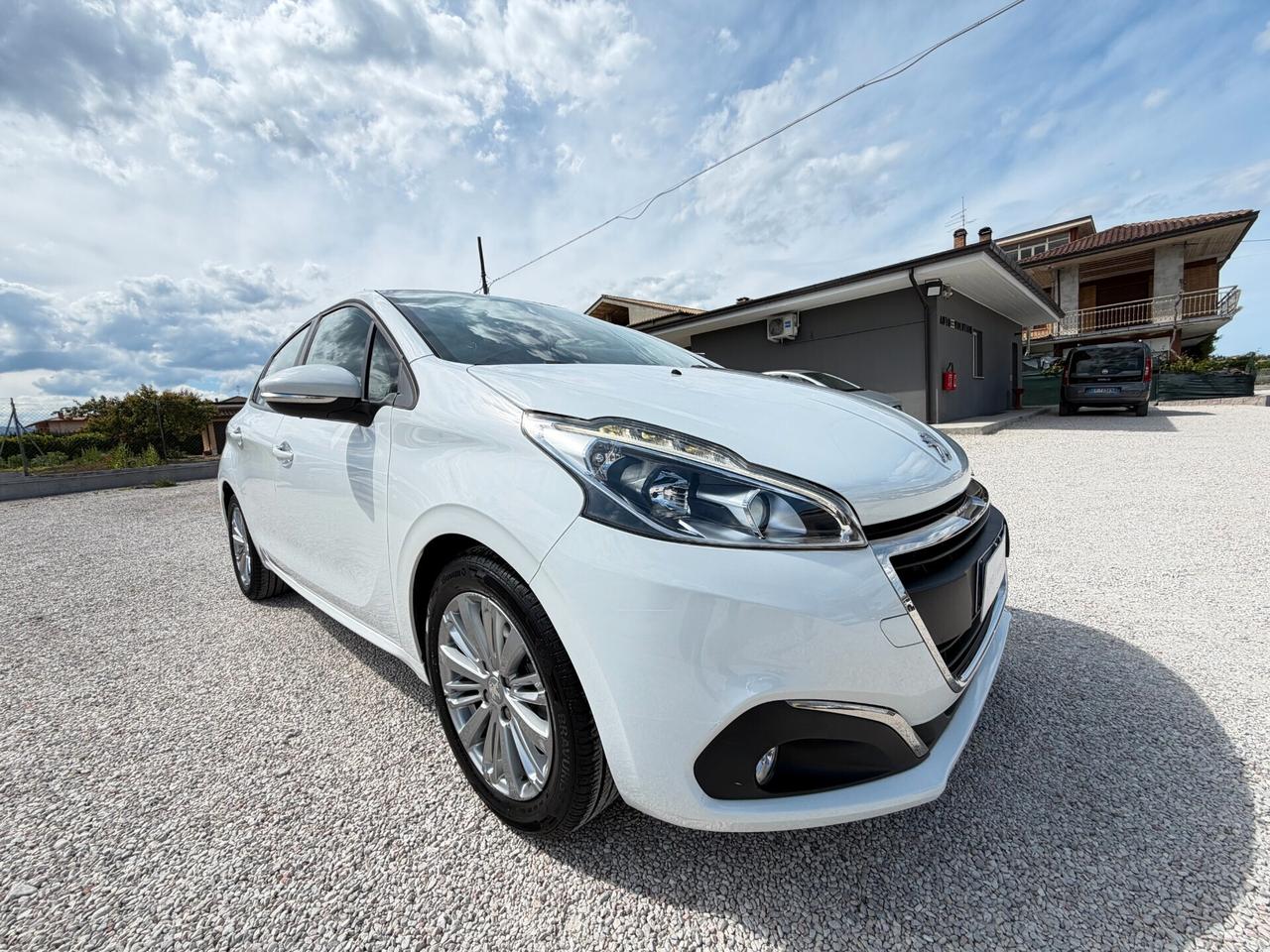 Peugeot 208 HDi 75cv 5 porte 25.380 km unico proprietario