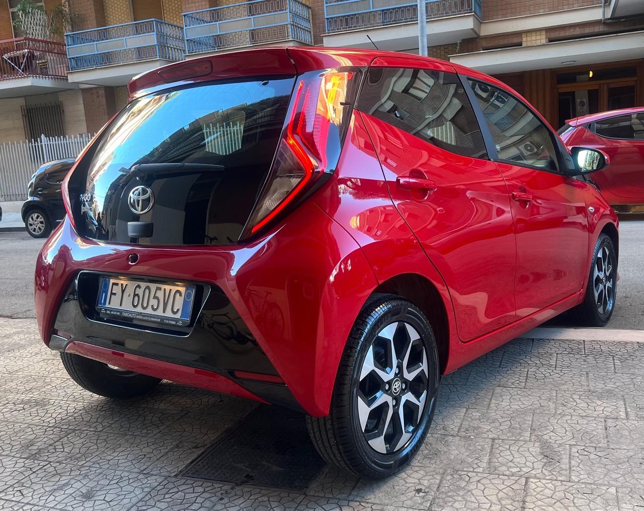 Toyota Aygo 1.0 VVT-i 72 CV 5 porte x-clusiv
