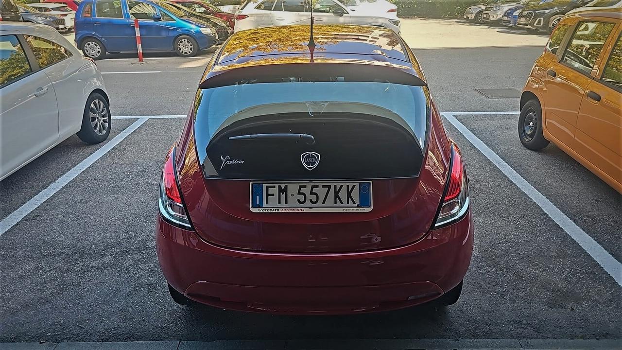 Lancia Ypsilon 1.2 69 CV 5 porte Neopatentati
