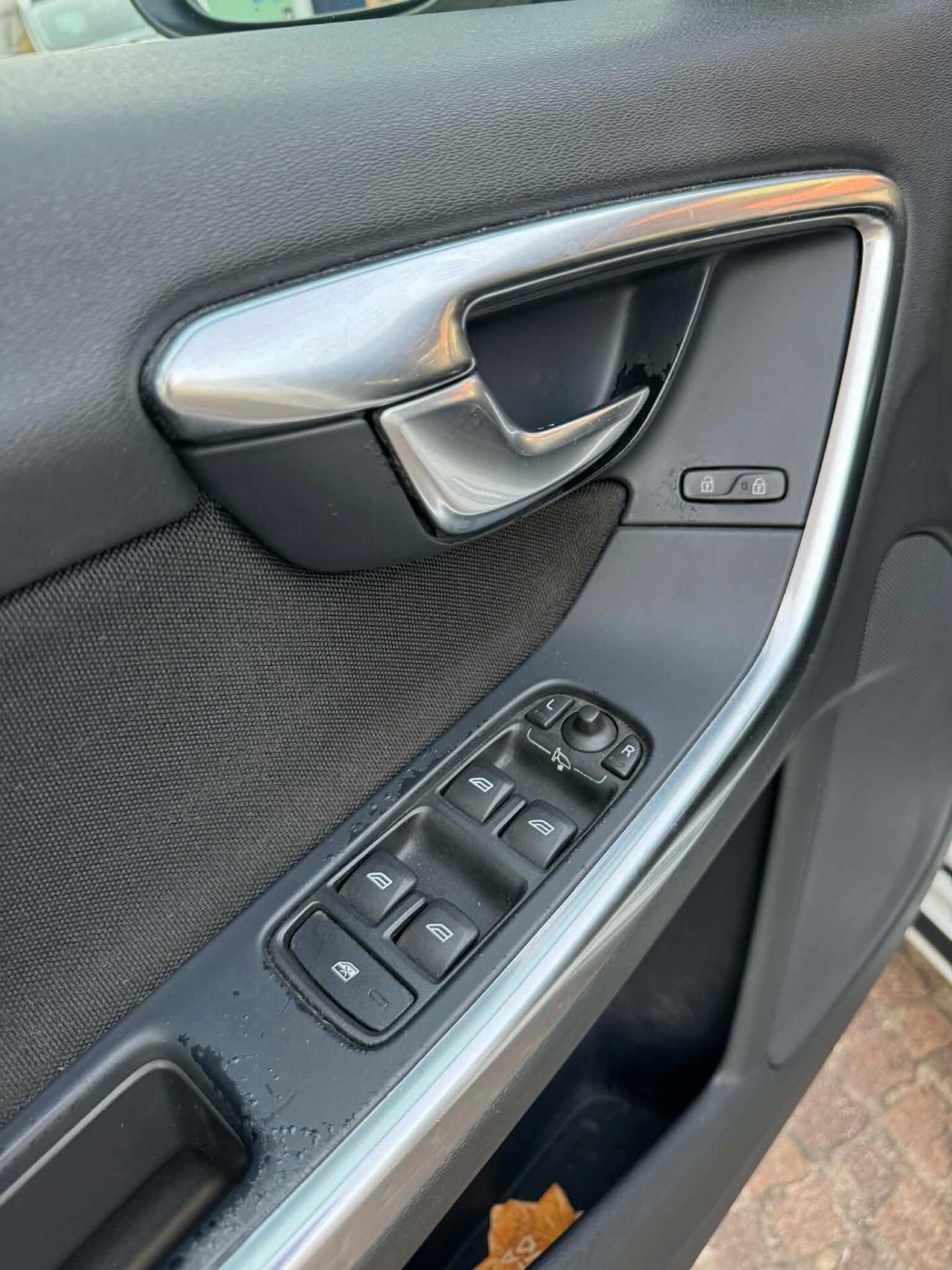 Volvo V60 D3 Geartronic Summum