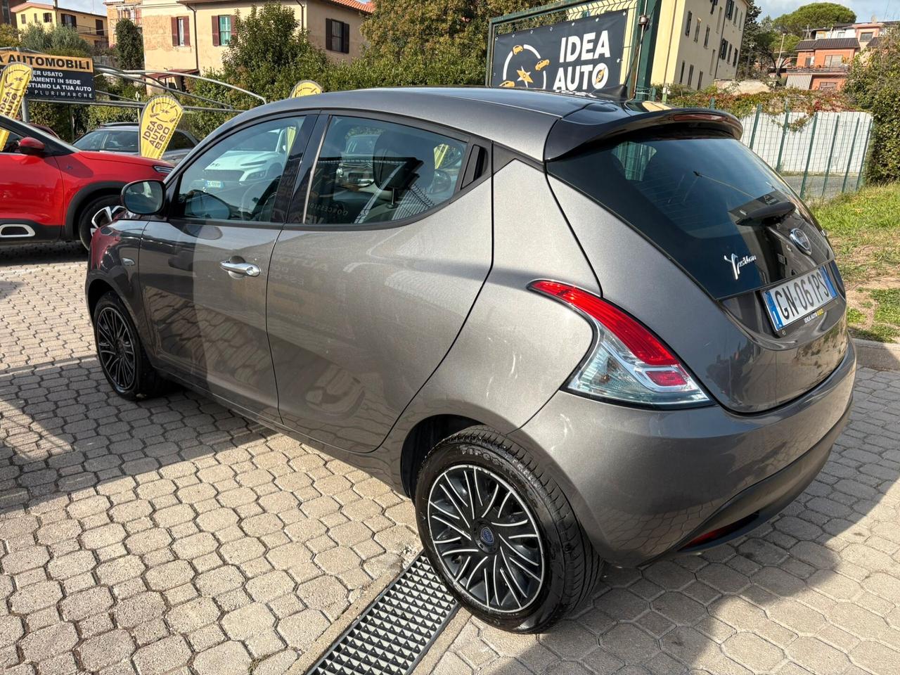 Lancia Ypsilon 1.0 FireFly 5 porte S&S Hybrid Silver PROMO FINANZIAMENTO