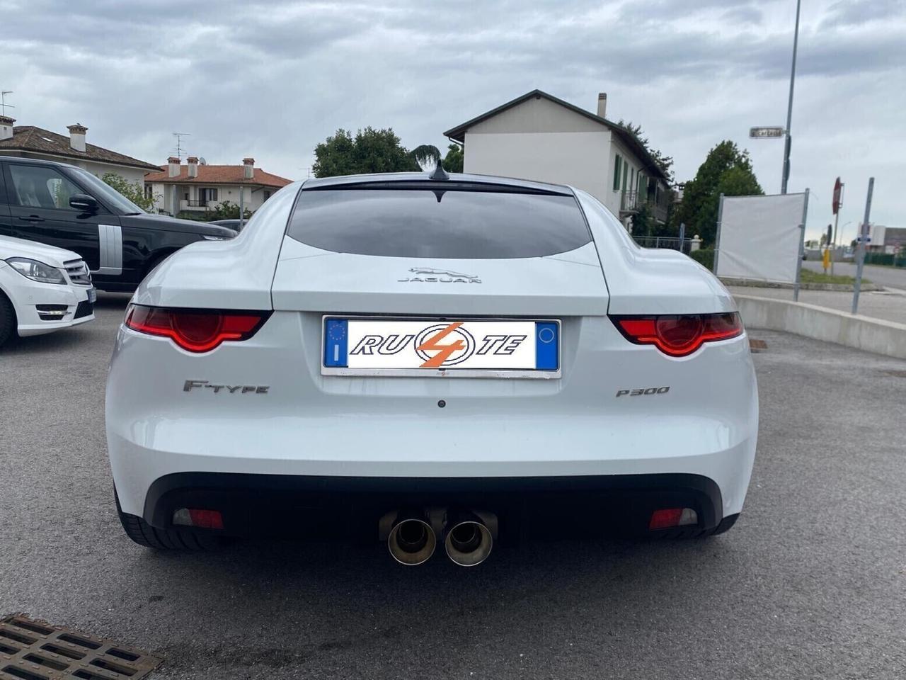 Jaguar F-Type Coupe 2.0 i4 R-Dynamic rwd 300 cv Pa