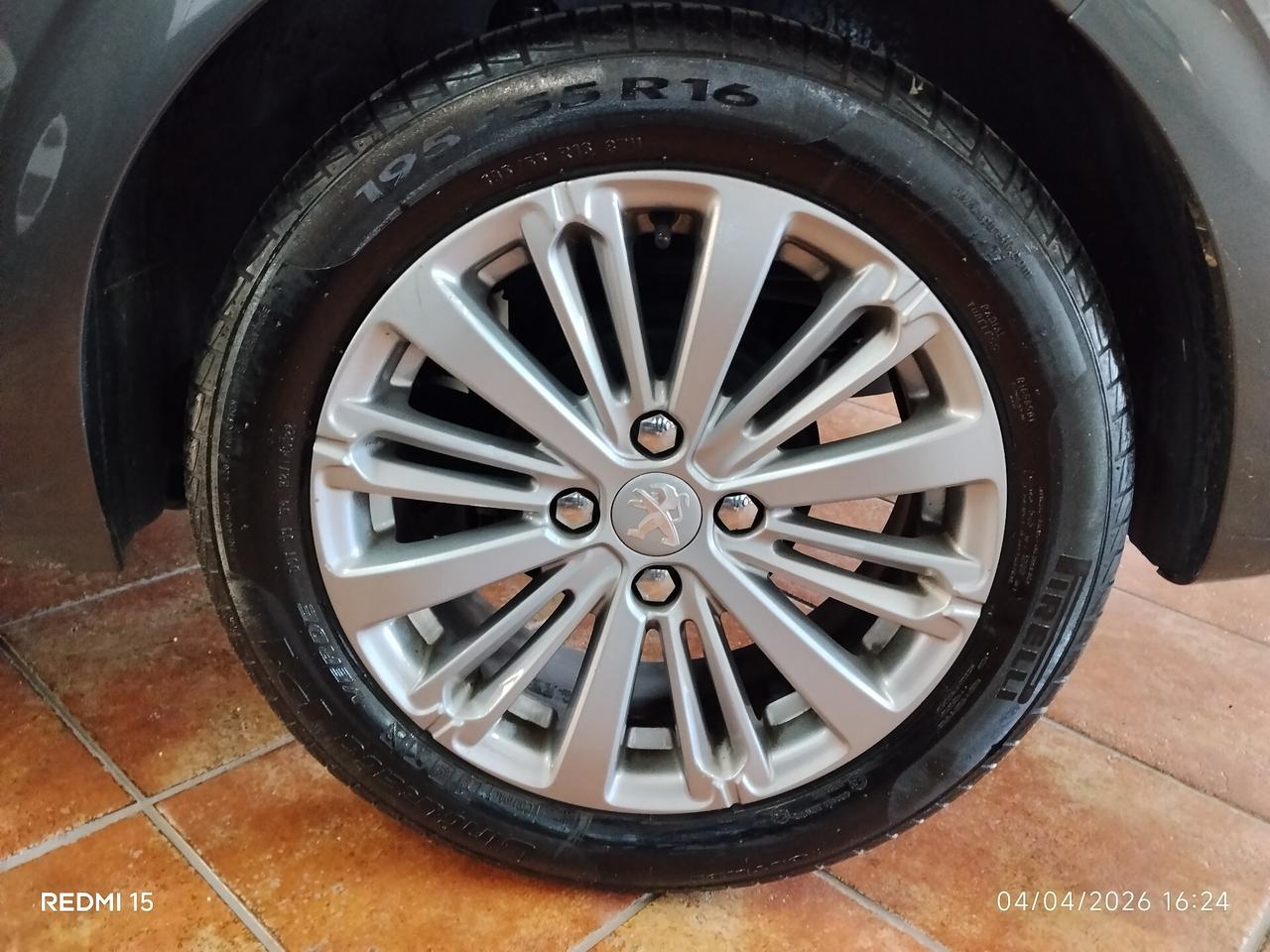 Peugeot 208 BlueHD 1.5 75CV DIESEL 5porte