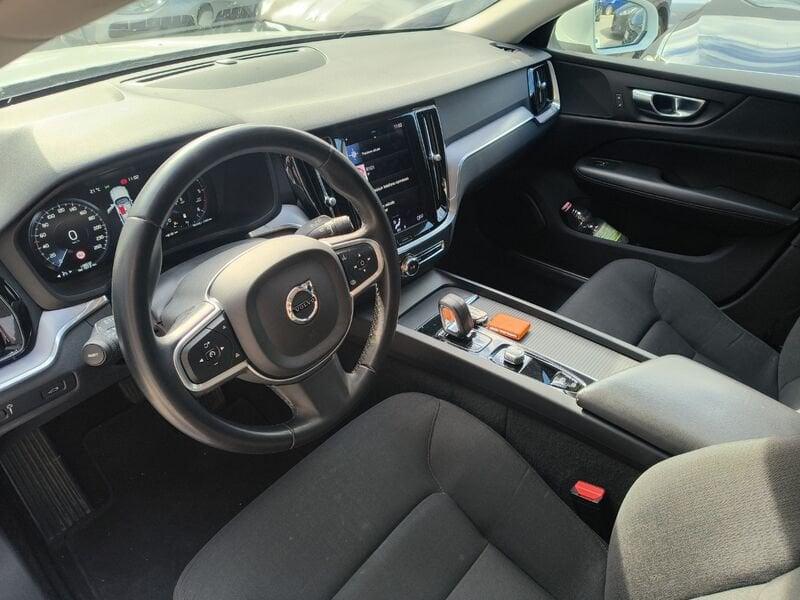 Volvo V60 V60 2.0 b4 Momentum auto (PREZZO REALE)