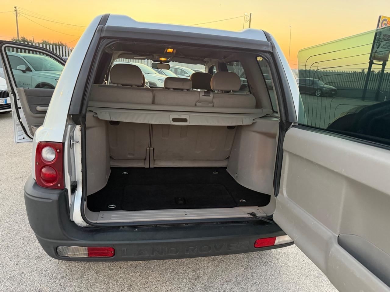 LAND ROVER FREELANDER 2.0 TD4 5 PORTE MY BMW