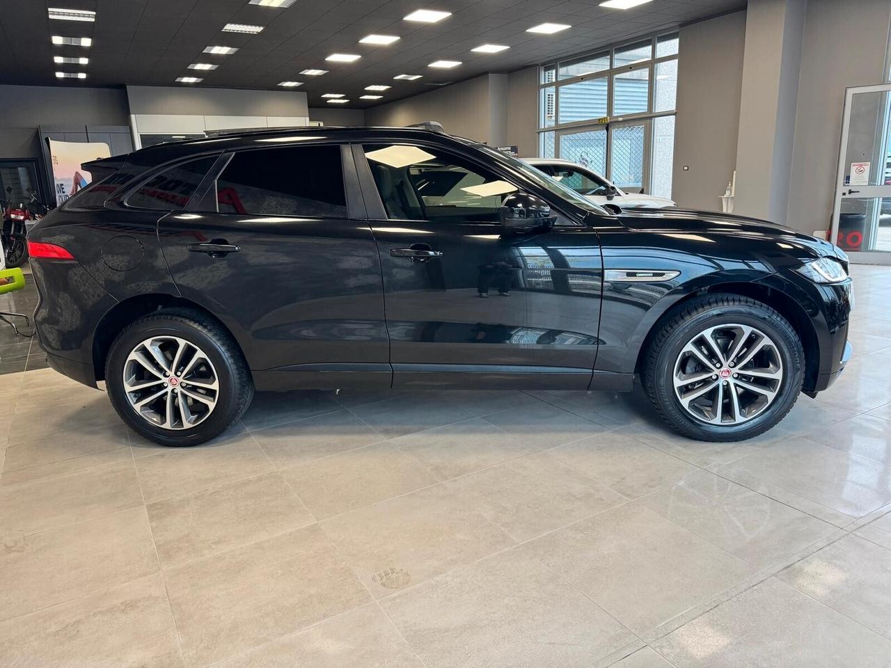 JAGUAR F-PACE 2-0 D4D 4WD TETTO APRIBILE R-DYNAMIC SPORT