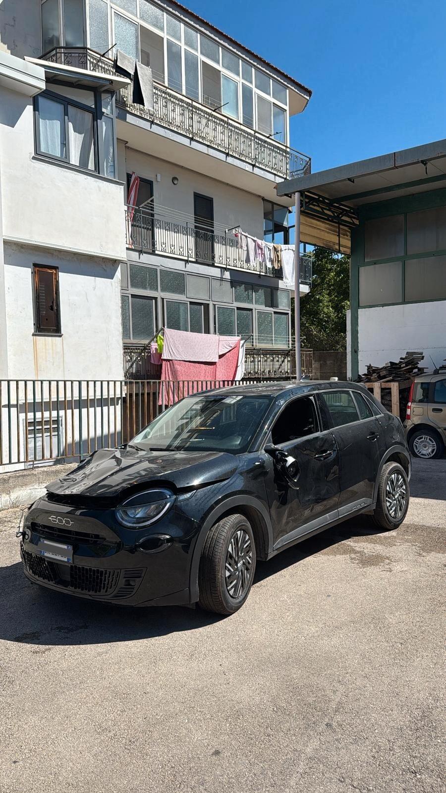 Fiat 600 Turbo 1.2 Hybrid 100 CV DCT MHEV “La Prima”