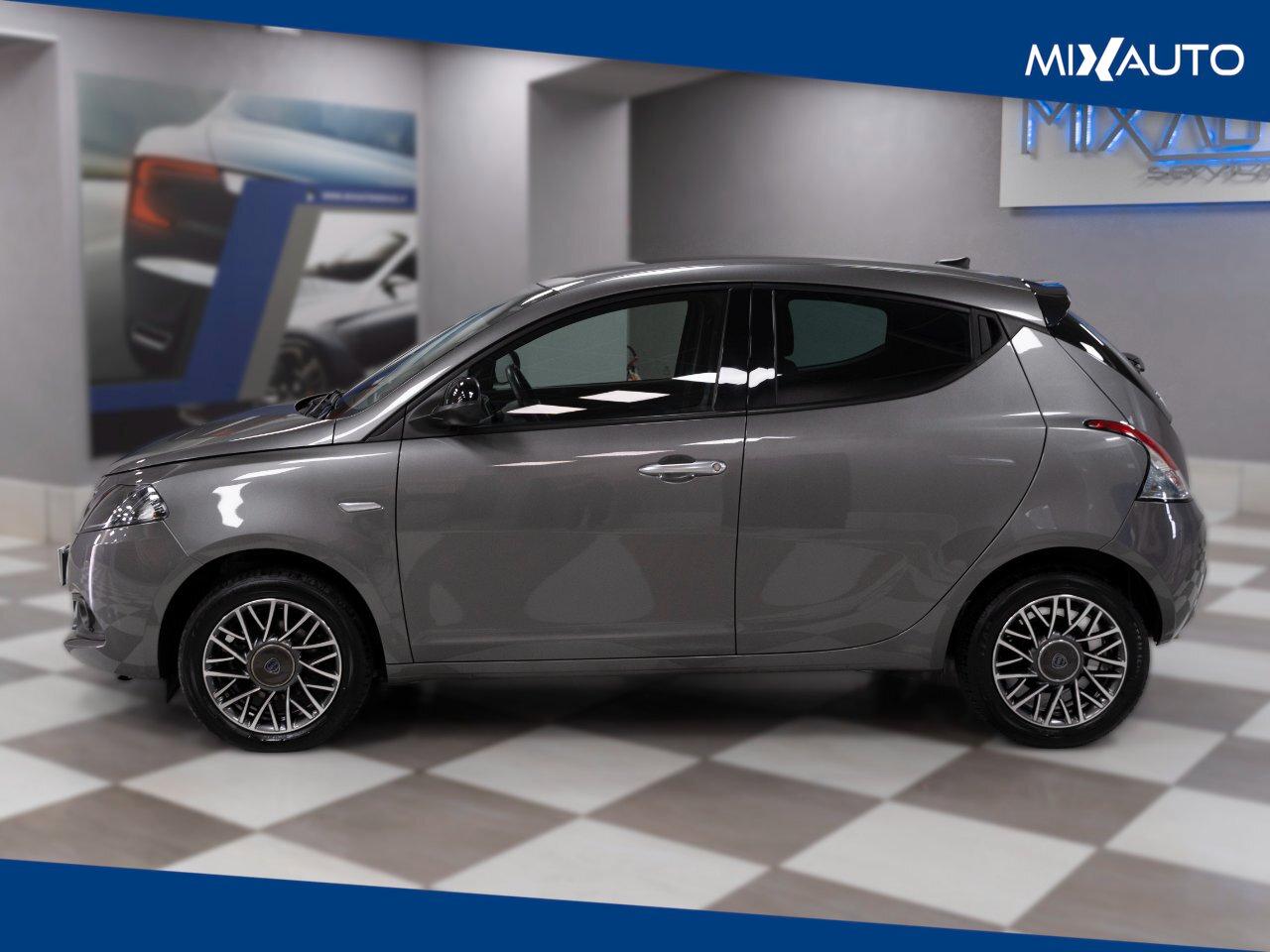 Lancia Ypsilon 1.0 Firefly Hybrid Gold Plus 70CV 5 Porte