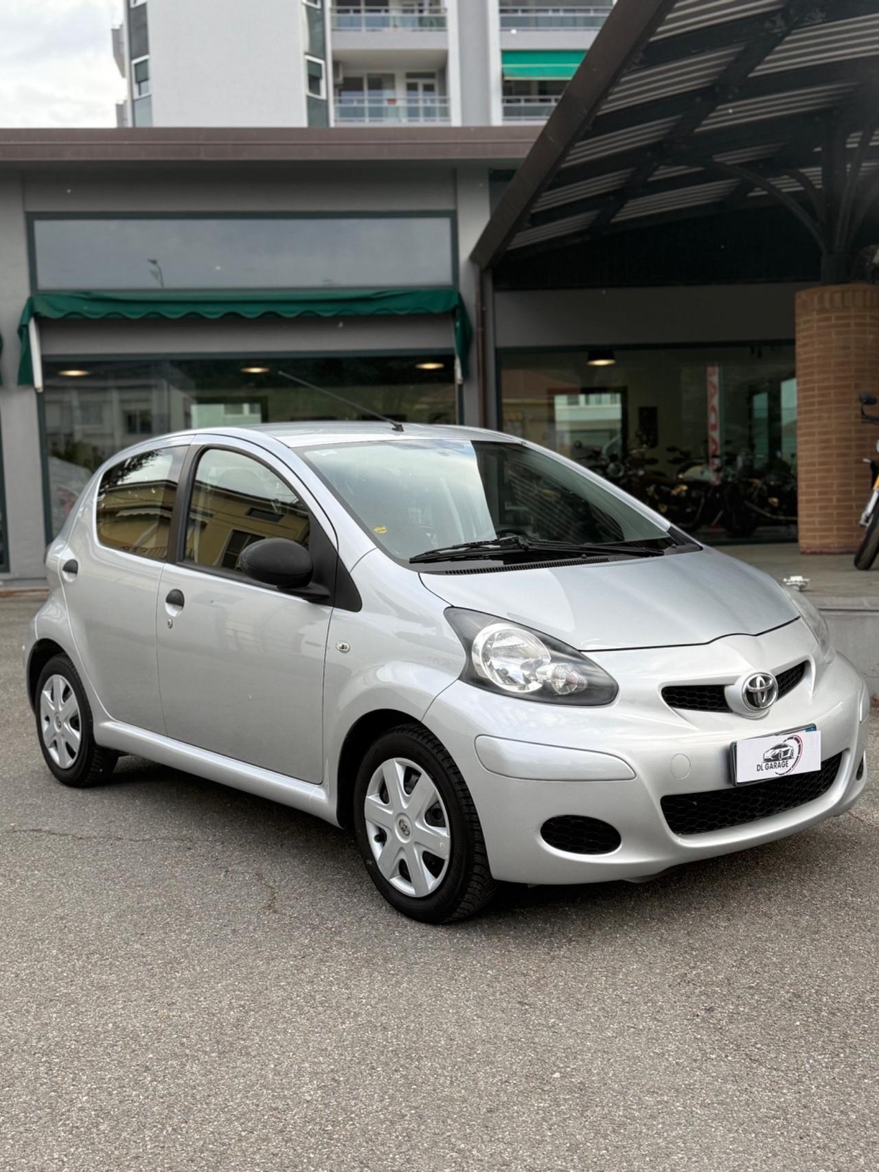 Toyota Aygo 1.0 12V VVT-i 5 porte Sol Connect