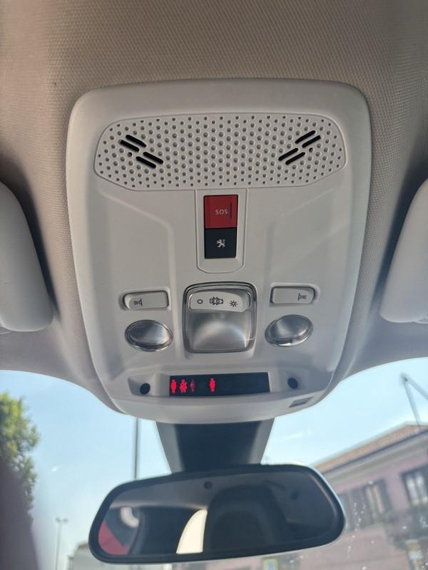 Peugeot 2008 2008 1.2 puretech Allure s&s 100cv LED-CAM-APP CONNECT-17"