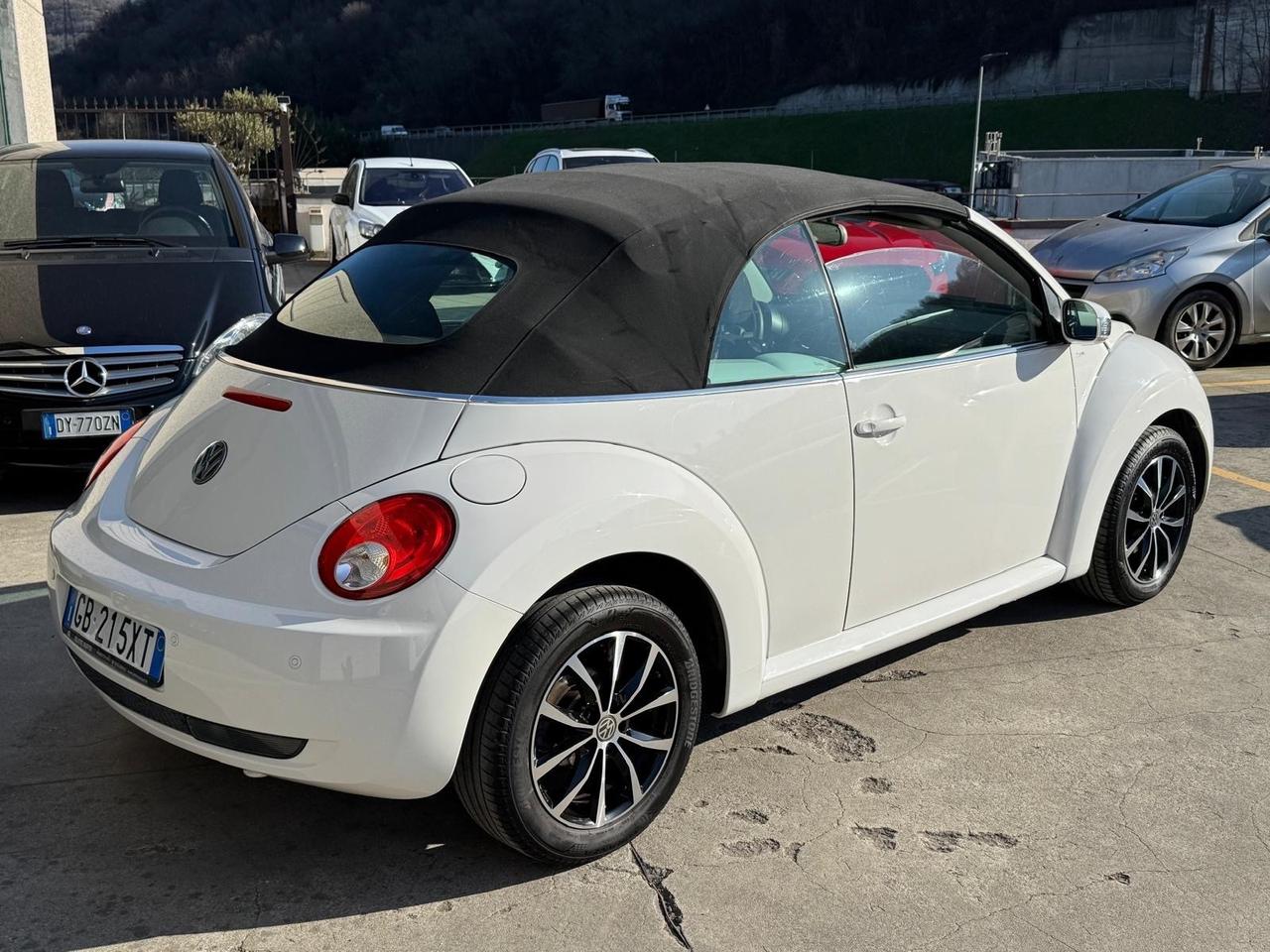 Volkswagen New Beetle 1.4 Cabrio