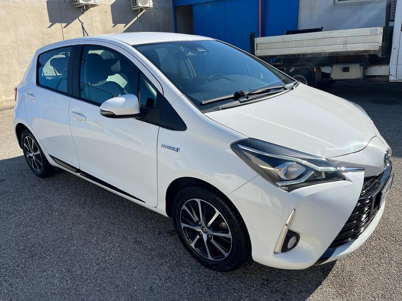 Toyota yaris 5p-1.5 hybrid -c.aut- km 87000-2018