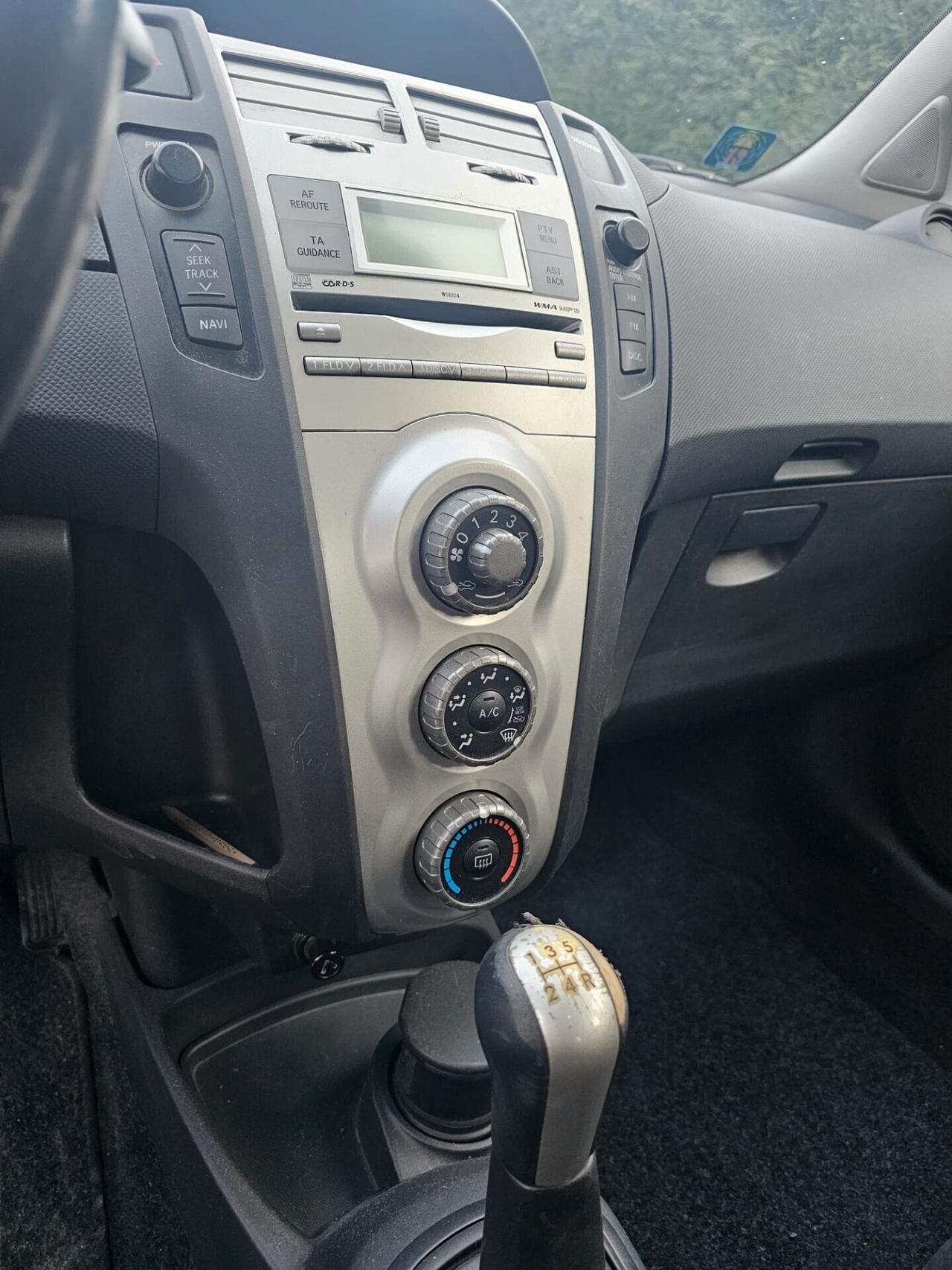 Toyota Yaris 1.0 5 porte Sol