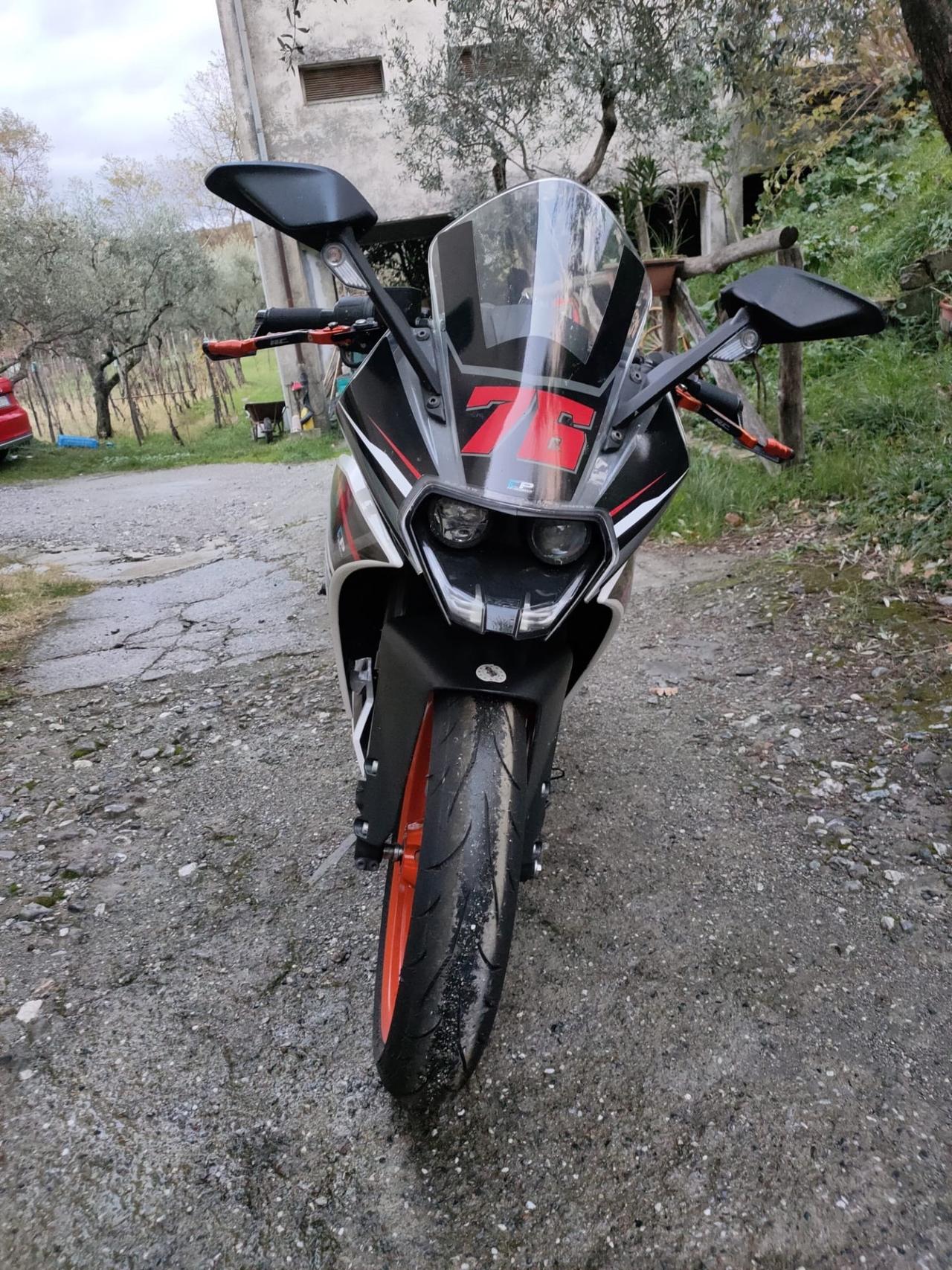 Ktm duke 390 neopatentati