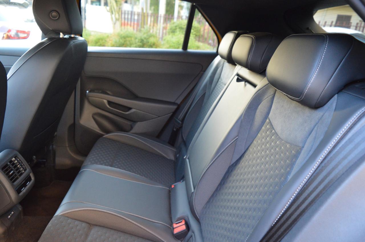 Volkswagen T-Roc 1.5 TSI ACT DSG R-Line Plus